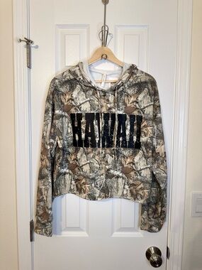 Hawaii Camo Cropped Hoodie - Neutral Camo